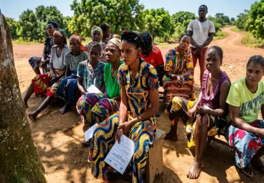 Sensibilisation des femmes autochtones du village Sala Mbama dans la Lékoumou