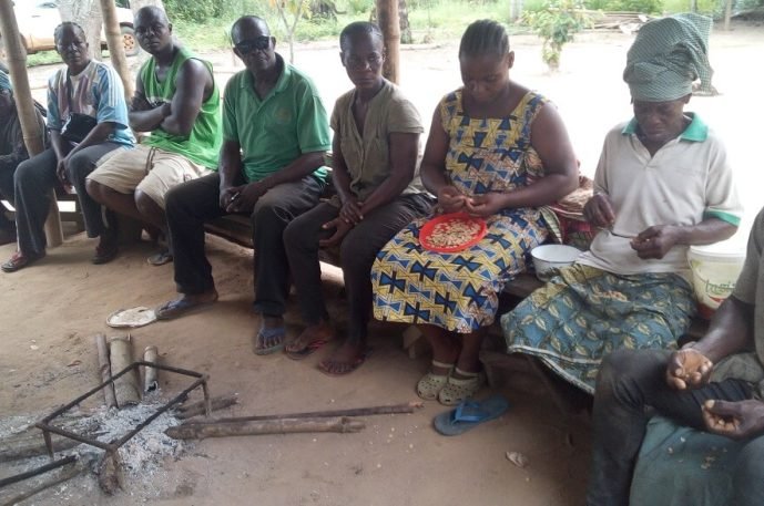 Formation des communautés de Ntombo au mbongui du chef du village